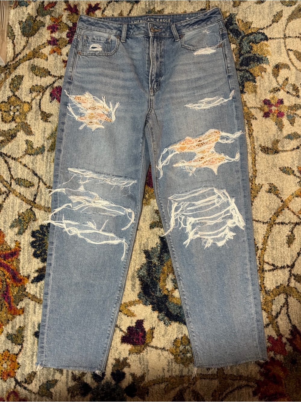American Eagle Outfitters Mom straight jean